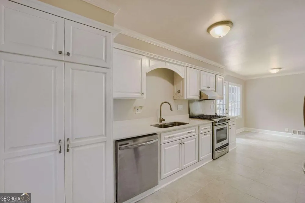 5717 Braddock CT Atlanta, GA 30350