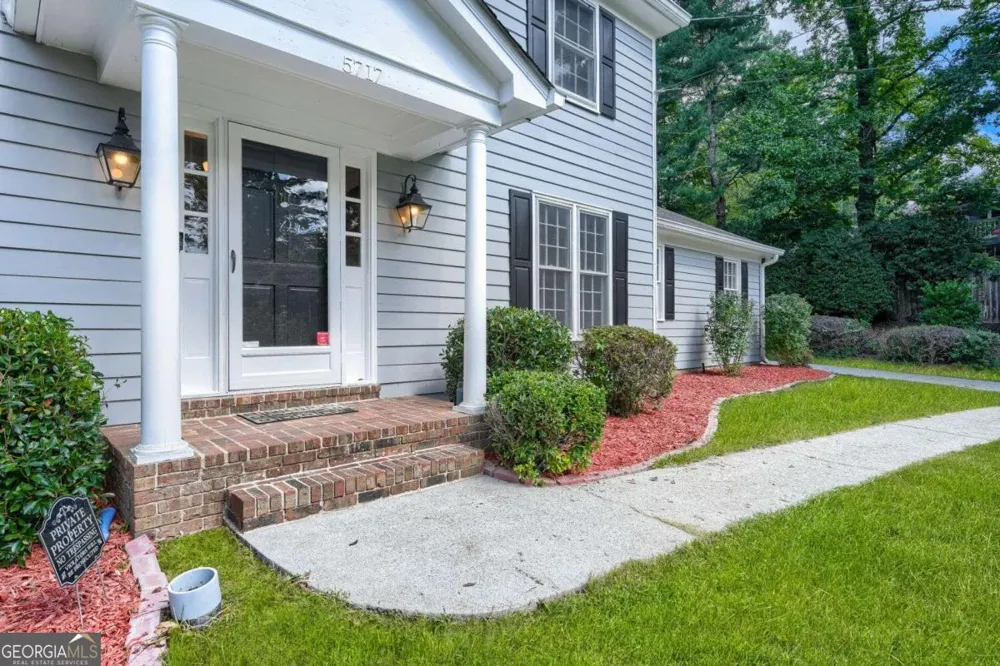 5717 Braddock CT Atlanta, GA 30350