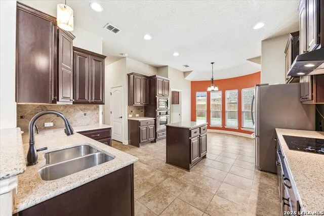 6909 Hallie Heights Schertz, TX 78154
