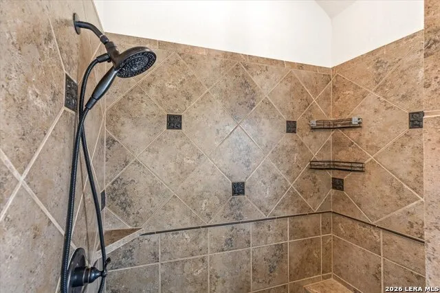 6909 Hallie Heights Schertz, TX 78154