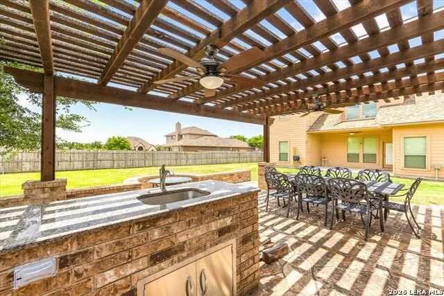 6909 Hallie Heights Schertz, TX 78154