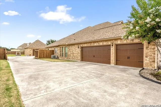 6909 Hallie Heights Schertz, TX 78154