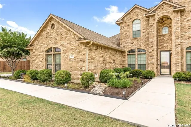 6909 Hallie Heights Schertz, TX 78154