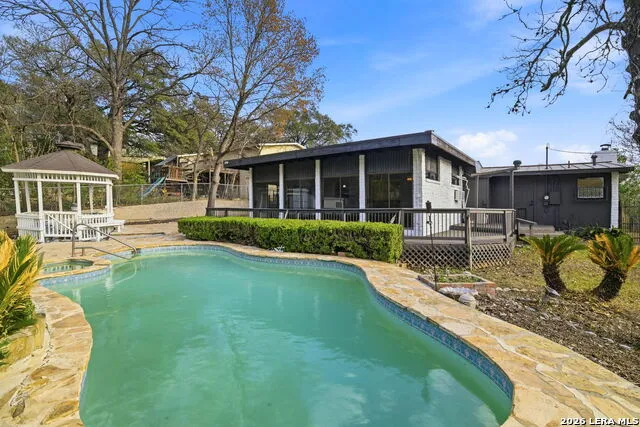 1311 Wiltshire Terrell Hills, TX 78209