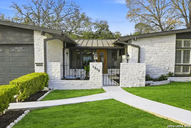 1311 Wiltshire Terrell Hills, TX 78209