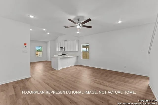 10434 White Hart Lane Converse, TX 78109