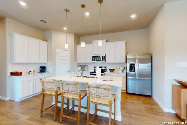 10434 White Hart Lane Converse, TX 78109