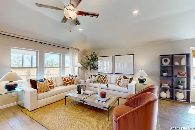 10434 White Hart Lane Converse, TX 78109