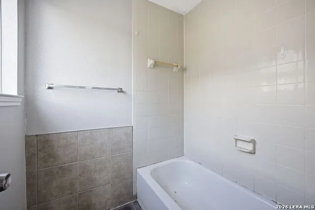 11426 LONG TRL San Antonio, TX 78245