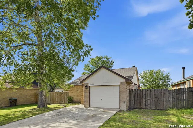 11426 LONG TRL San Antonio, TX 78245