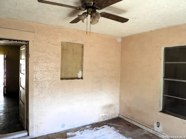 333 Rainbow Drive Lakehills, TX 78063