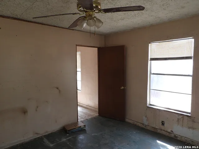 333 Rainbow Drive Lakehills, TX 78063