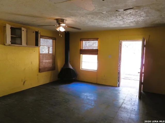 333 Rainbow Drive Lakehills, TX 78063
