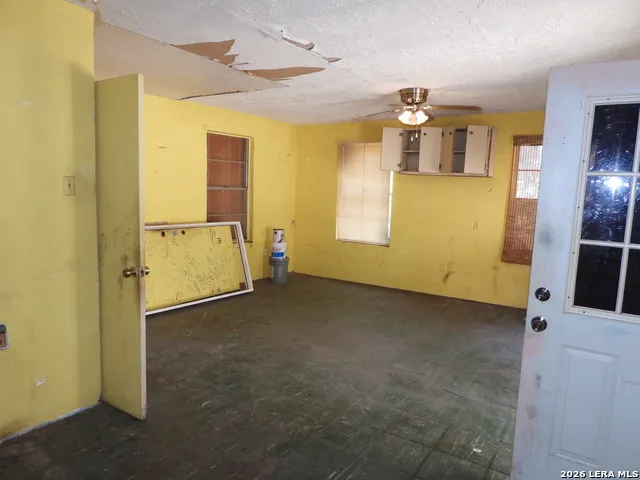 333 Rainbow Drive Lakehills, TX 78063