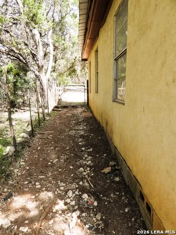 333 Rainbow Drive Lakehills, TX 78063