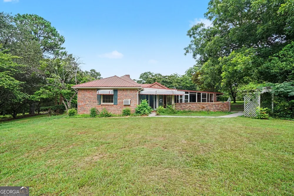 2021 W Hightower TRL Conyers, GA 30012