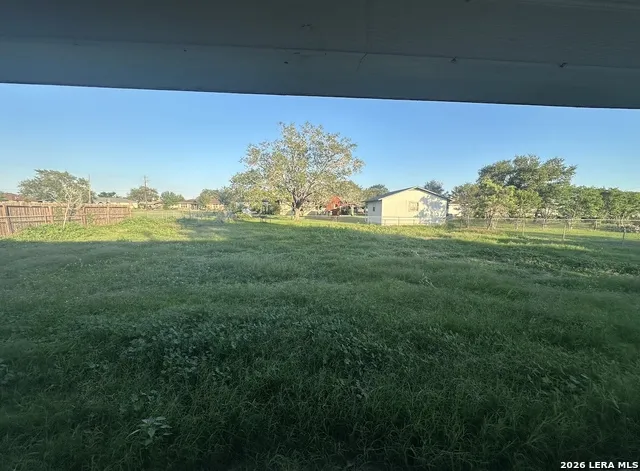 608 E WESTMEYER ST Poth, TX 78147