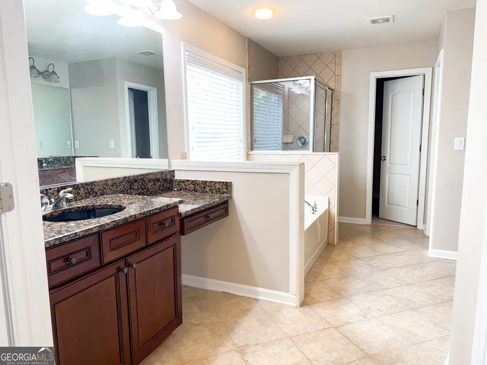 5415 Falls Landing DR Cumming, GA 30040