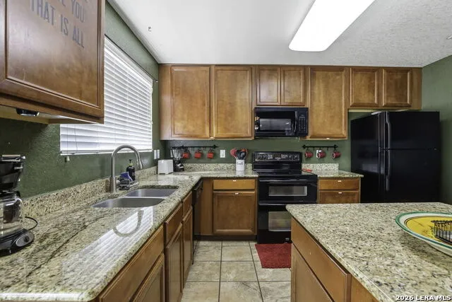 319 Shadbush St San Antonio, TX 78245