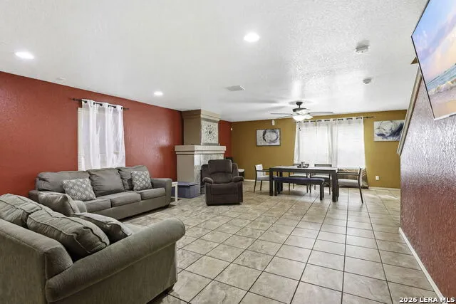 319 Shadbush St San Antonio, TX 78245