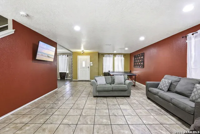 319 Shadbush St San Antonio, TX 78245
