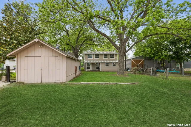 723 E Zipp Rd New Braunfels, TX 78130