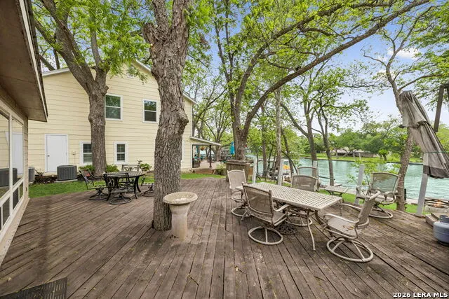 723 E Zipp Rd New Braunfels, TX 78130