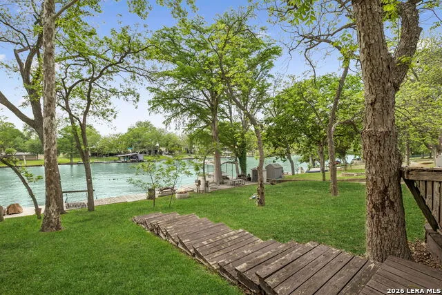 723 E Zipp Rd New Braunfels, TX 78130