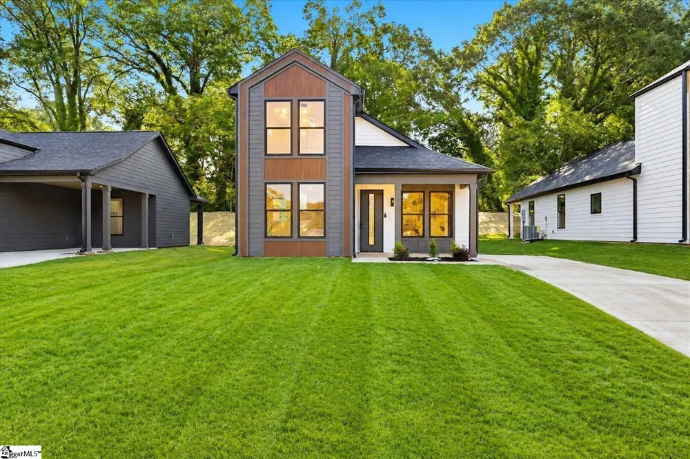 583 Bee Street Spartanburg, SC 29301