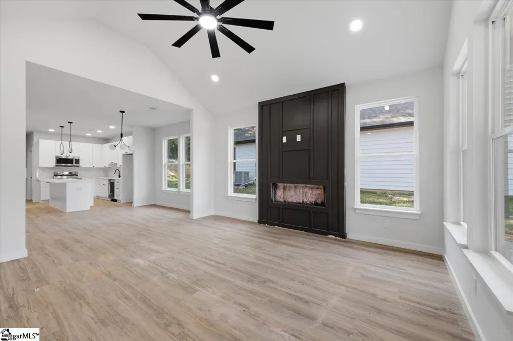 583 Bee Street Spartanburg, SC 29301
