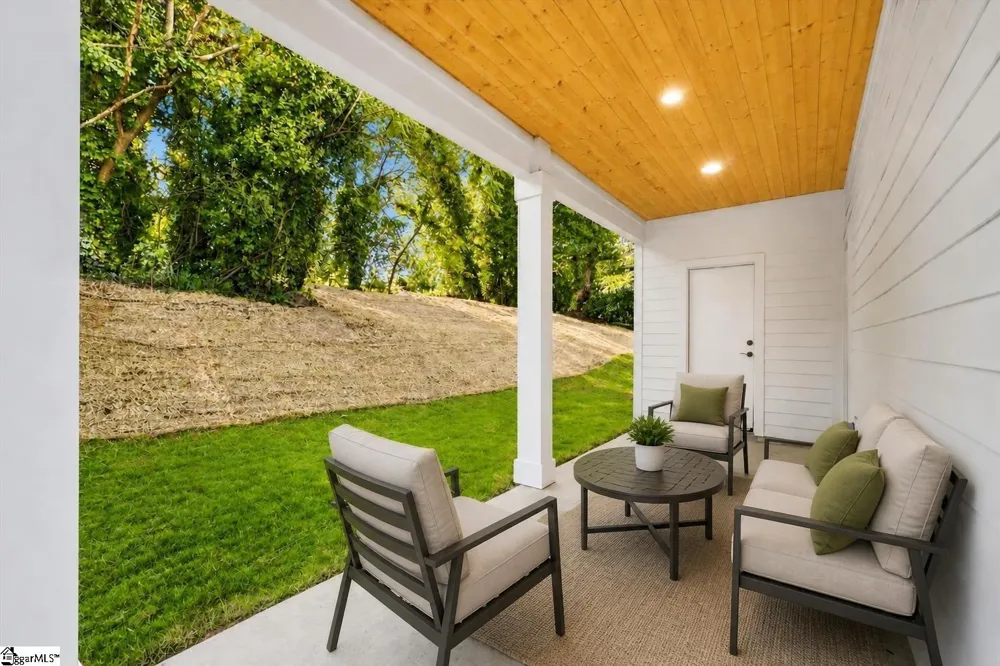 583 Bee Street Spartanburg, SC 29301