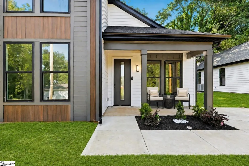 583 Bee Street Spartanburg, SC 29301