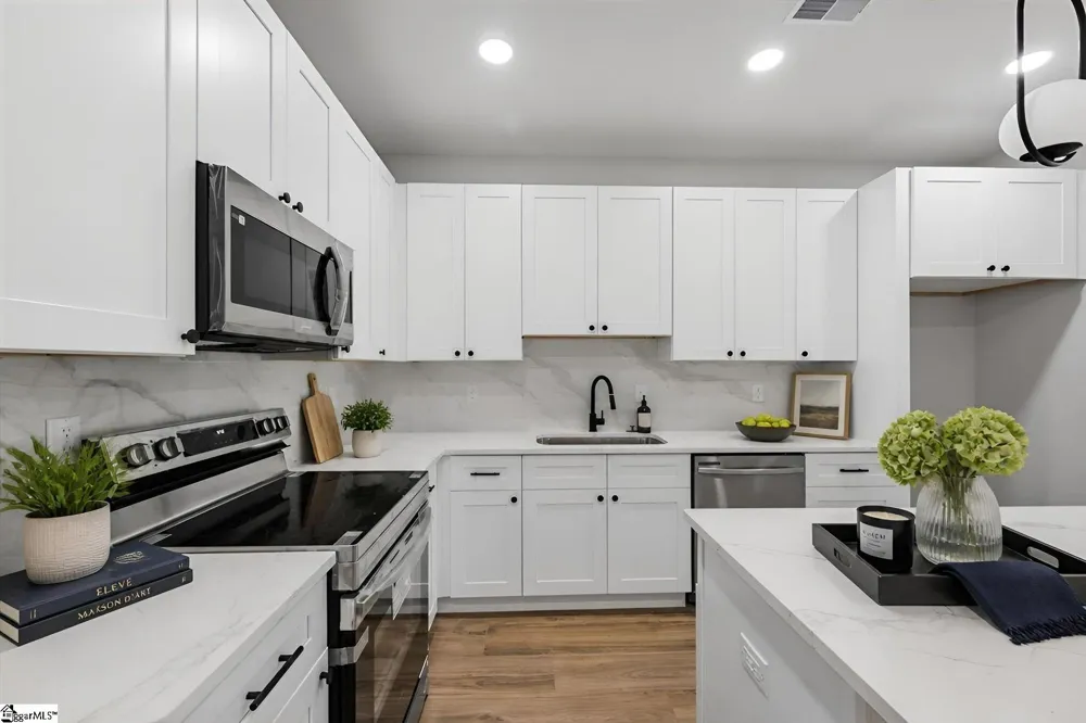 583 Bee Street Spartanburg, SC 29301