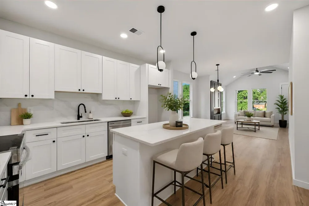 583 Bee Street Spartanburg, SC 29301