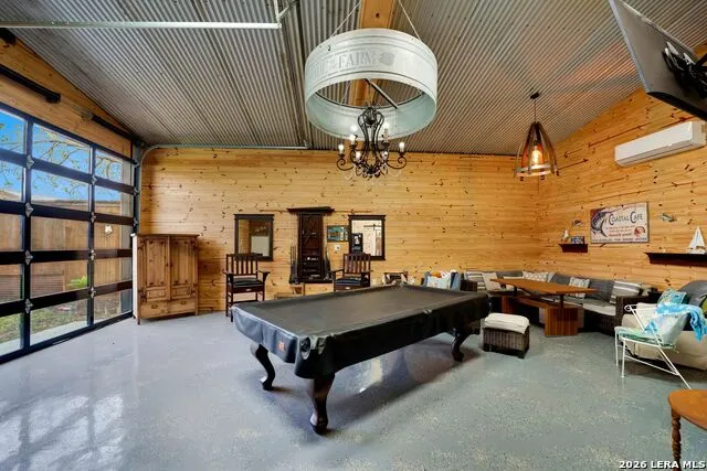 768 County Road 664 Devine, TX 78016