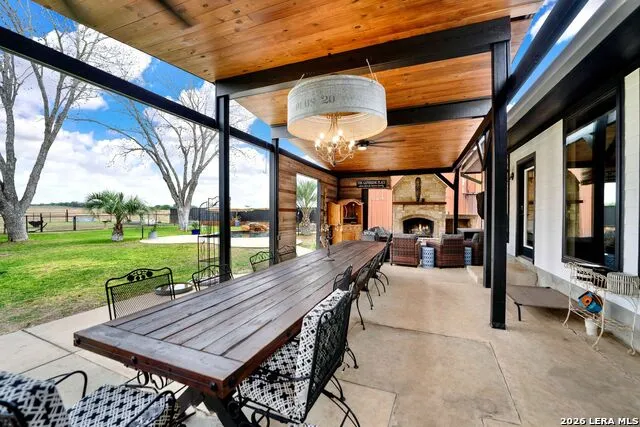 768 County Road 664 Devine, TX 78016