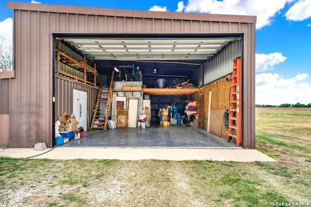 768 County Road 664 Devine, TX 78016