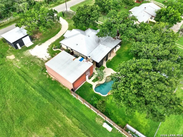 768 County Road 664 Devine, TX 78016