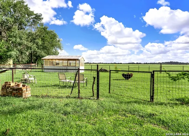768 County Road 664 Devine, TX 78016