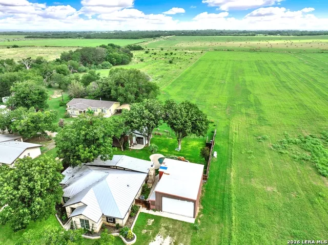 768 County Road 664 Devine, TX 78016