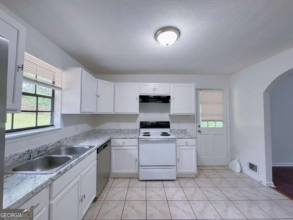 6634 Collier WAY Riverdale, GA 30296