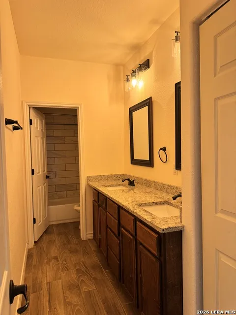 141 County Road 2667 Devine, TX 78016