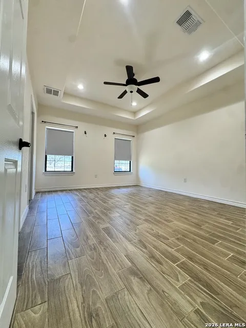 141 County Road 2667 Devine, TX 78016