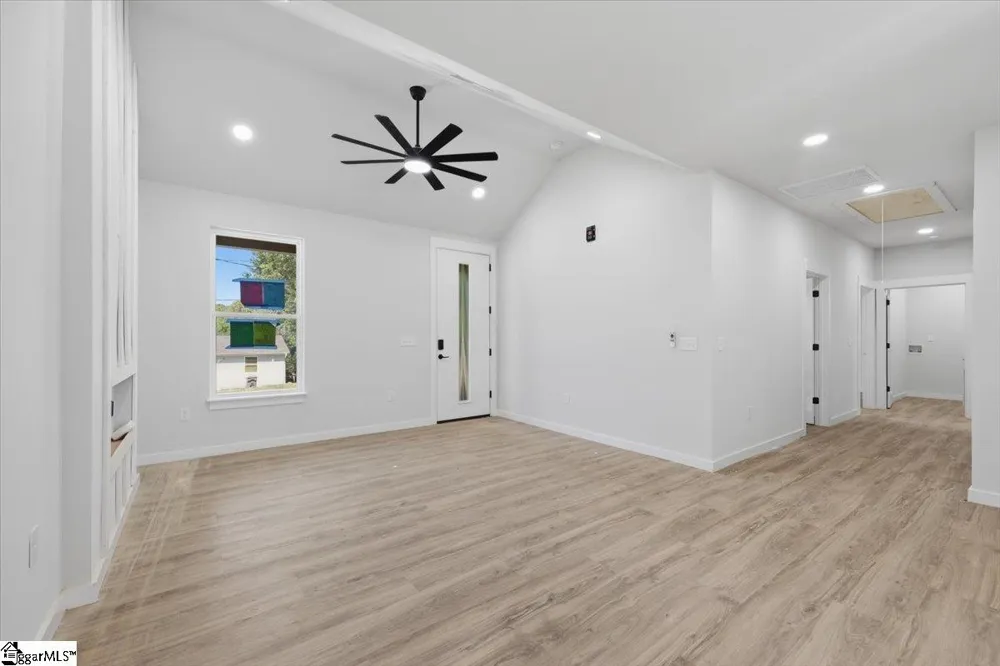 591 Bee Street Spartanburg, SC 29301