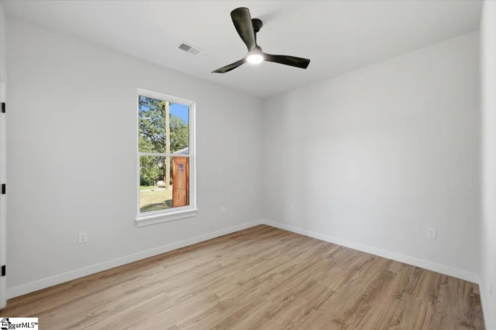 591 Bee Street Spartanburg, SC 29301