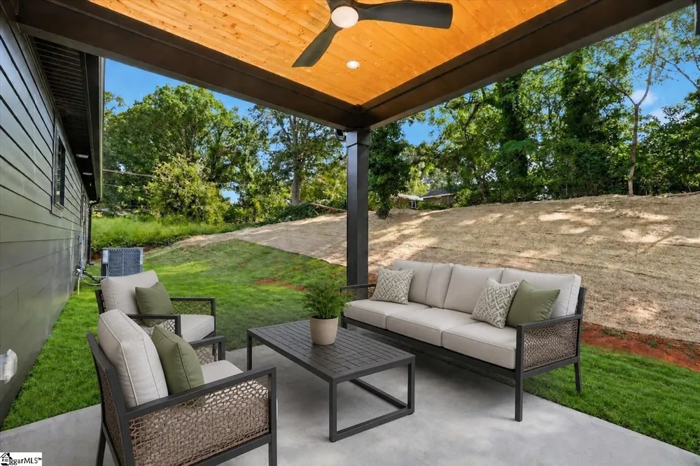 591 Bee Street Spartanburg, SC 29301