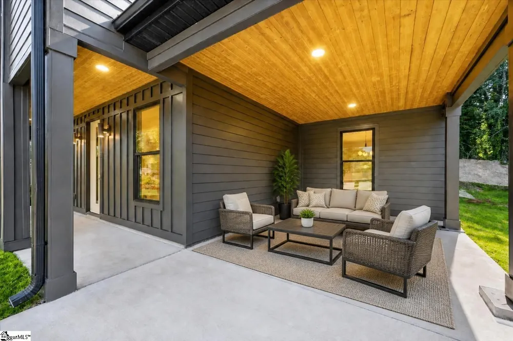 591 Bee Street Spartanburg, SC 29301