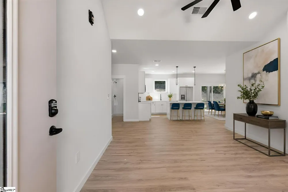 591 Bee Street Spartanburg, SC 29301