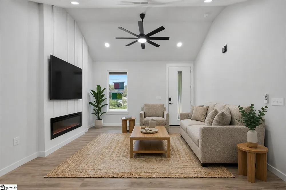 591 Bee Street Spartanburg, SC 29301