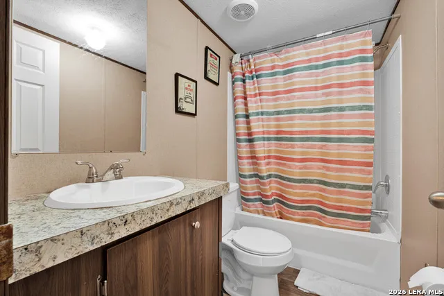 22915 Savannah Hts Von Ormy, TX 78073
